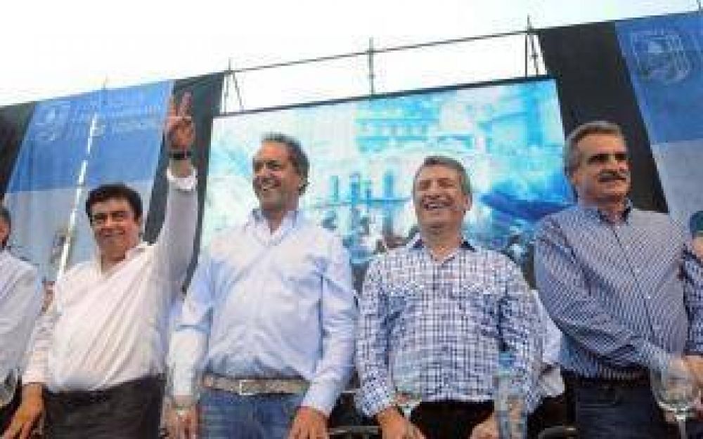 Scioli, Urribarri y Rossi llamaron a la 