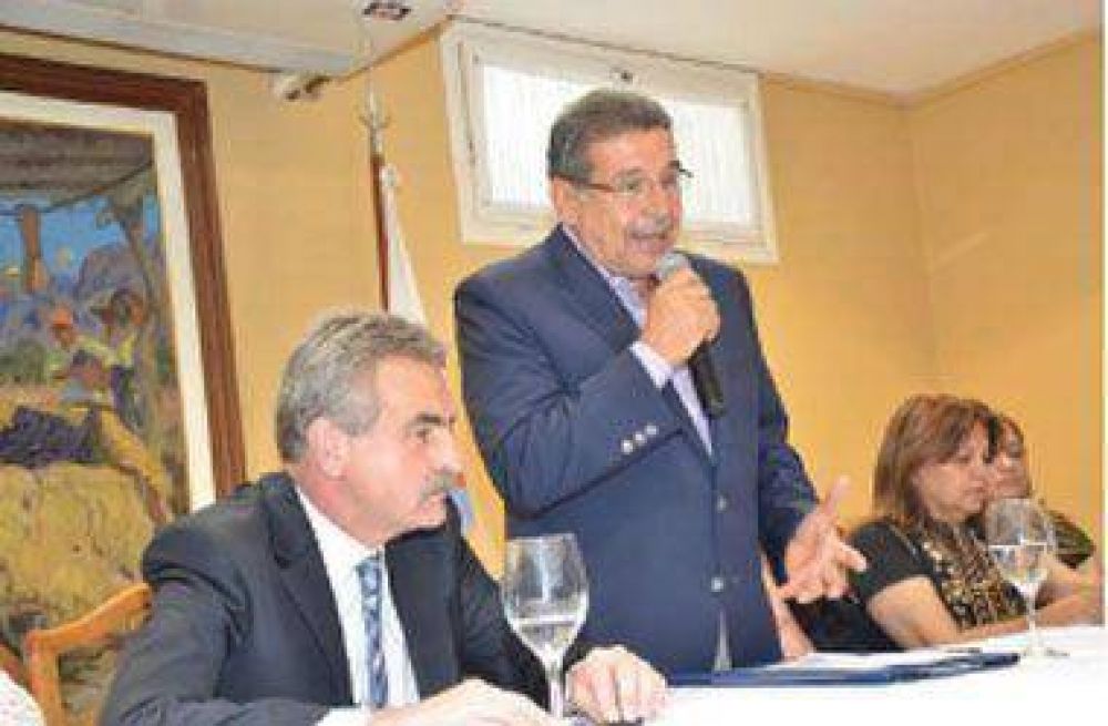 Destacan las posibilidades del Centro Log�stico Internacional