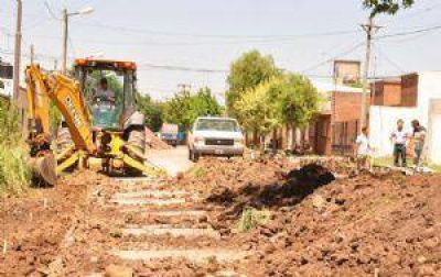 Contin�a la construcci�n de cord�n cuneta en distintos barrios