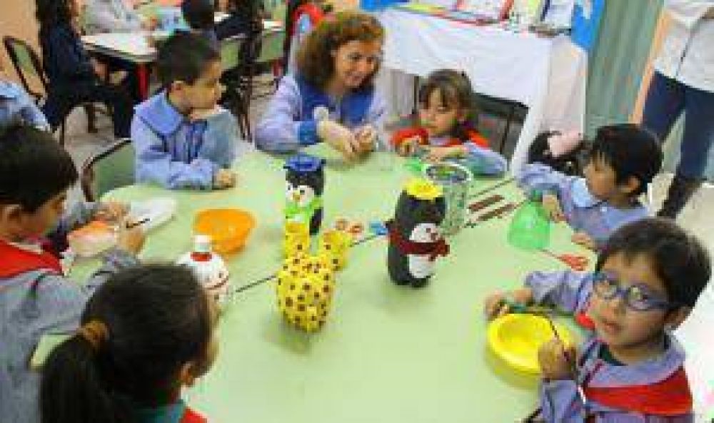 In�dito: Educaci�n dar� los materiales a los jardines