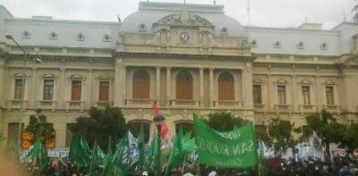 En Jujuy se realizaron 123 d�as de paro durante el 2014 por la falta de respuestas del Gobierno de Fellner