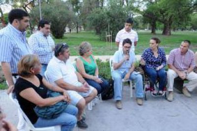 Seg�n Michetti, Cano habla con dirigentes de la �vieja pol�tica�