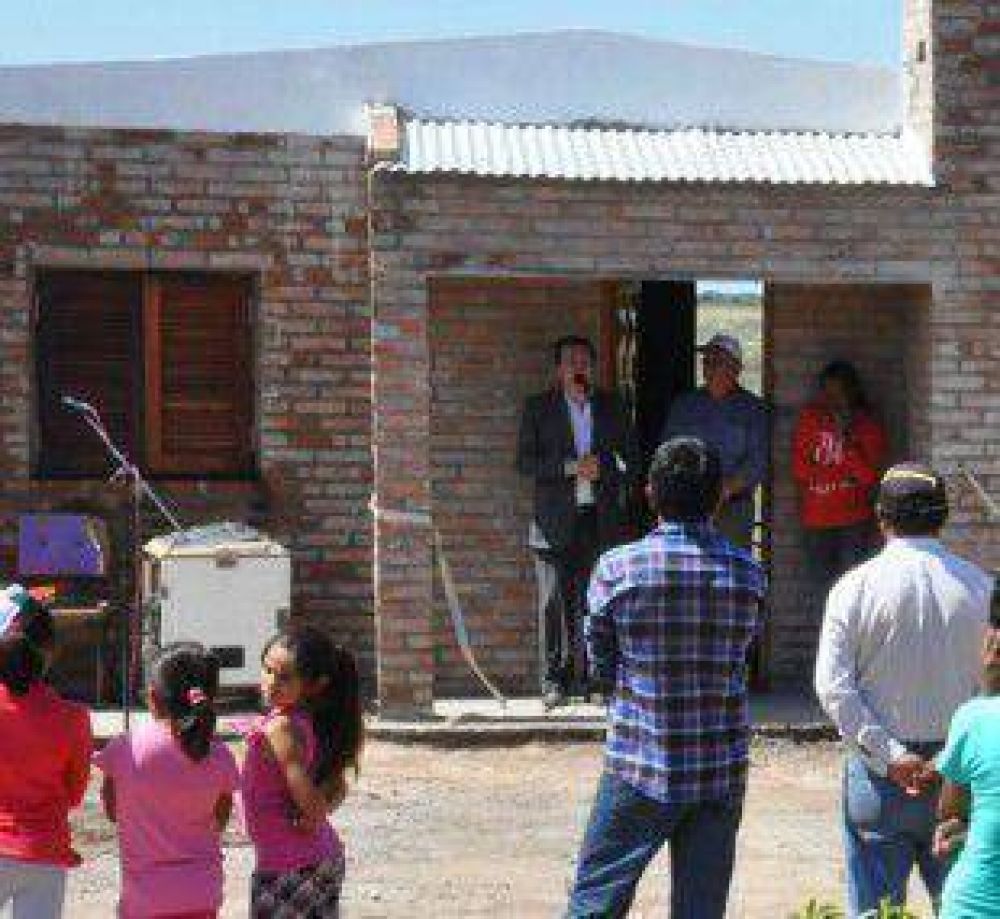 Entregaron viviendas sociales en Vilelas y El Cuadrado