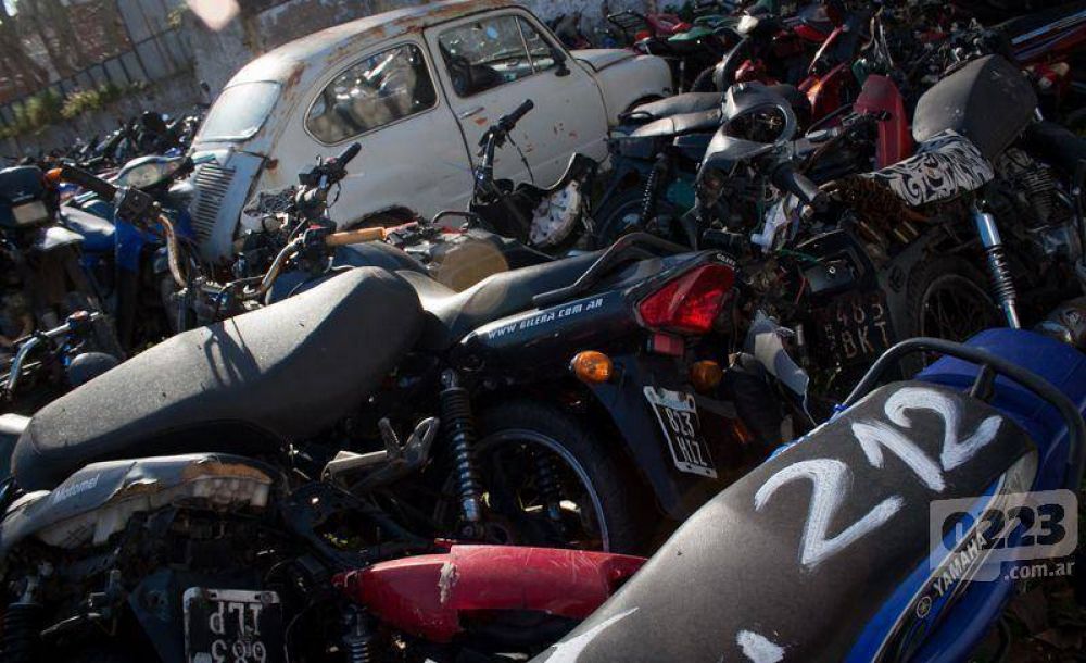 Le roban la moto en el Corraln municipal: le pagan $ 24 mil de indemnizacin