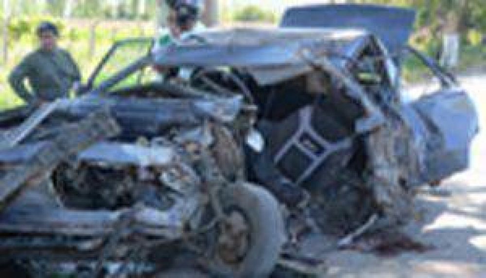  Dos fallecidos y 5 heridos en tres tremendos accidentes