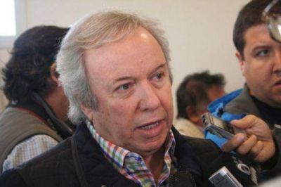 Peralta dijo que el acueducto Lago Buenos Aires es una lucha m�s como las represas