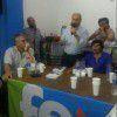 Venegas present� su libro en Lober�a