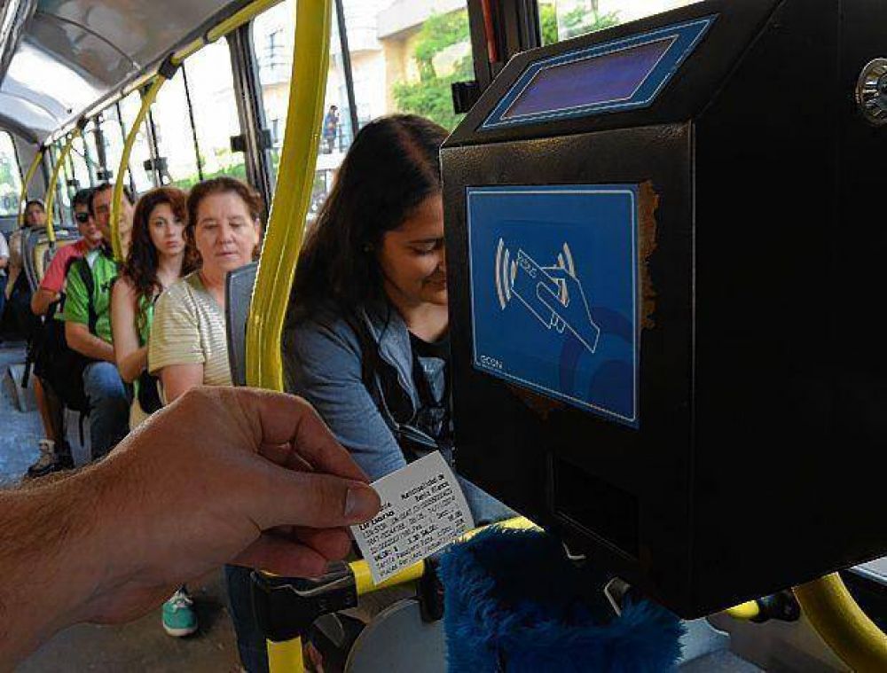 Impulsan nuevas m�quinas con boleto electr�nico para los colectivos locales