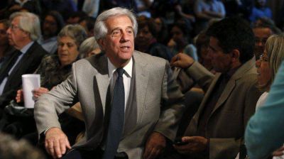 Tabar� V�zquez apunta al voto extranjero y al colorado para imponerse en la segunda vuelta