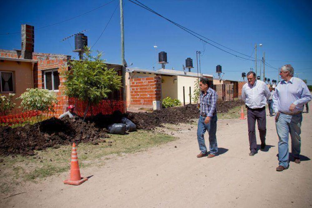 Finalizan obra que ampl�a la red de gas en Mar�a Grande