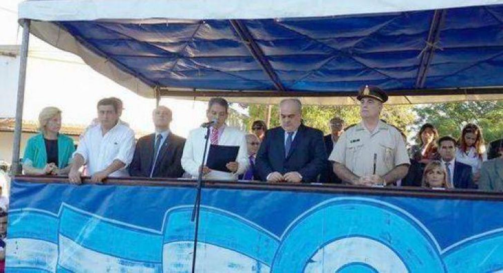 Colombi entreg� 40 casas a familias de Curuz� Cuati�