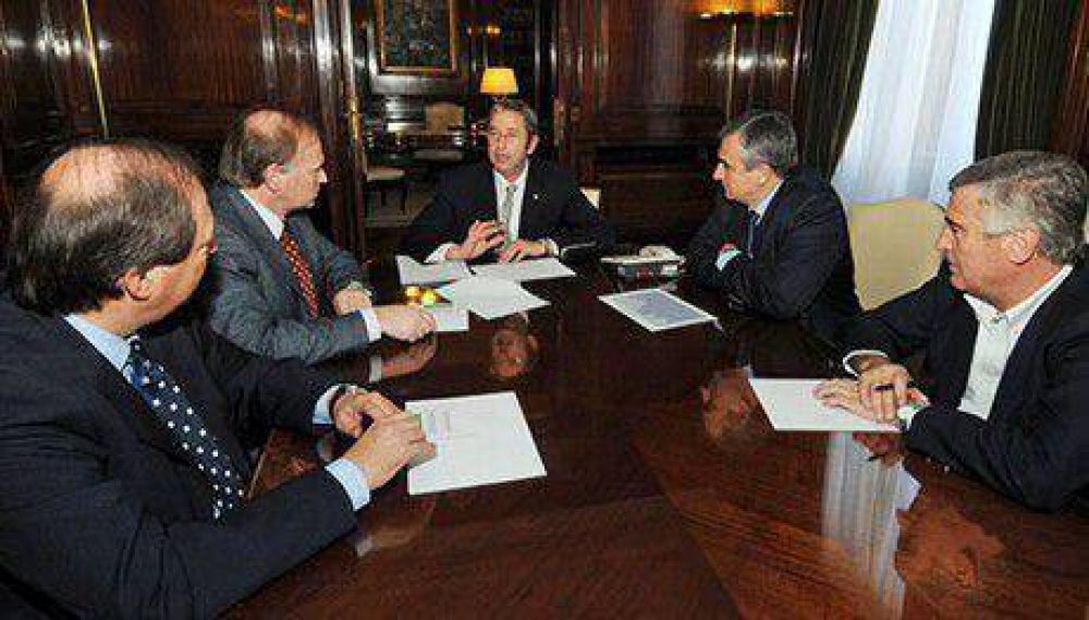 La UCR le cierra la puerta a un acuerdo nacional con Sergio Massa y Macri