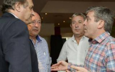 Cumbre en San Fernando: El radicalismo rechaz� alianzas con Macri y Massa a nivel nacional