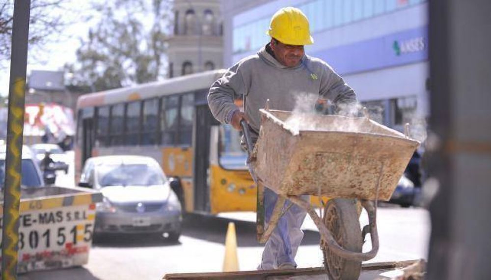 En un a�o, 27 mil desempleados m�s