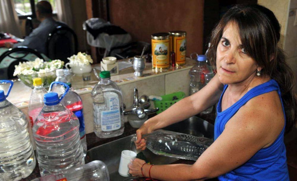 Lleg� el calor y falta agua en varios barrios del Gran Mendoza
