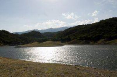 A pesar de la fuerte baja en El Jumeal, garantizan la provisi�n de agua potable