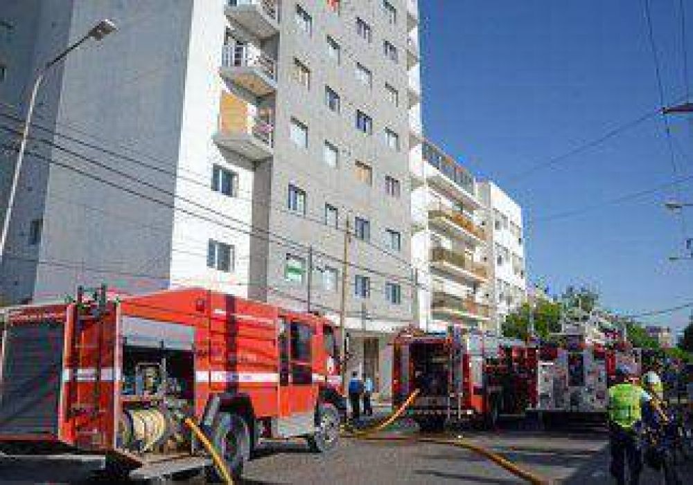 Un incendio revel� fallas de seguridad en un edificio 
