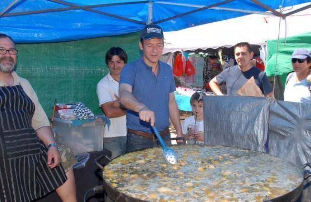 Guti�rrez recorri� la Feria de Uni�n de Mayo