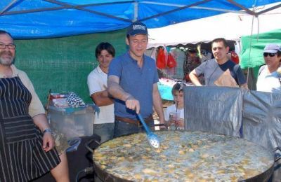 Guti�rrez recorri� la Feria de Uni�n de Mayo