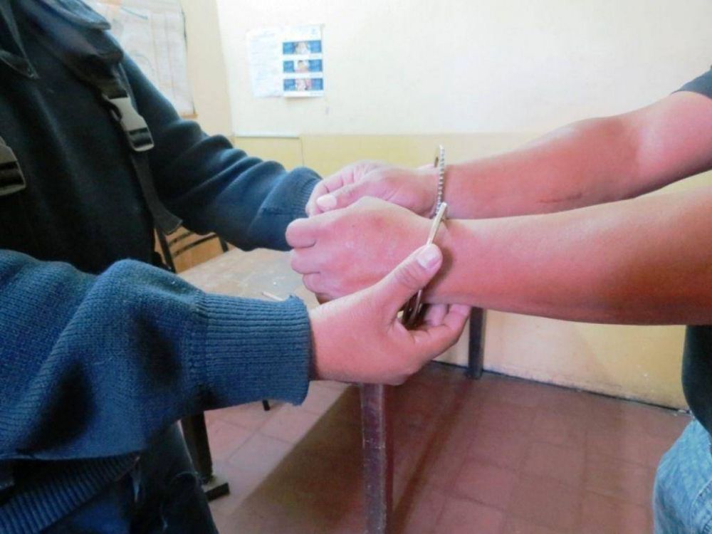 Rob� a un automovilista pero fue detenido