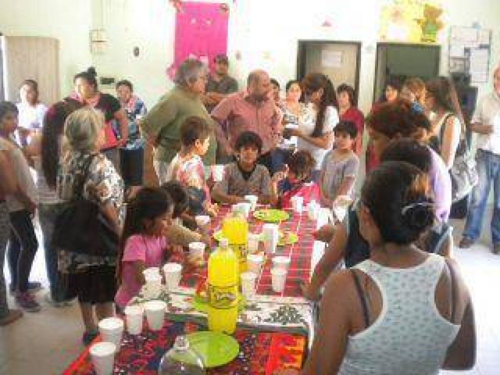 El intendente Mirolo visit� un centro de ayuda Alimentaria