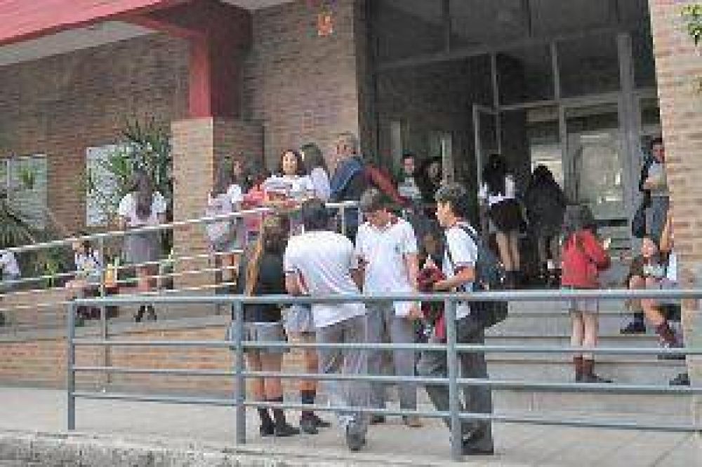 Las cuotas en los colegios privados costar�n un 28% m�s caro en 2015