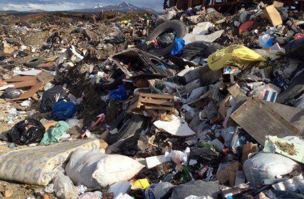 Tolhuin: Un basural a cielo abierto y un Gobierno que parece hacer la vista gorda