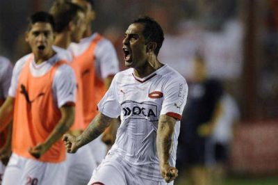 Independiente vapule� a Lan�s y dej� a River como �nico l�der del torneo
