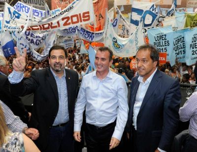 Scioli se apoy� en gobernadores para festejar el D�a de la Militancia y Paco P�rez lo ve presidente 
