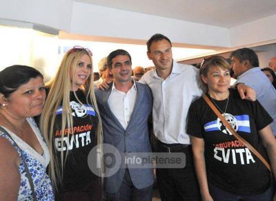 Bruera desesperado: Sali� a contener la tropa propia para evitar m�s 