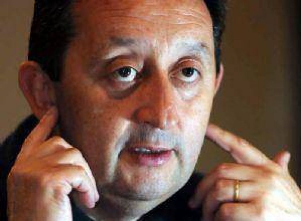 Radicales y dem�cratas piden cambio de actitud