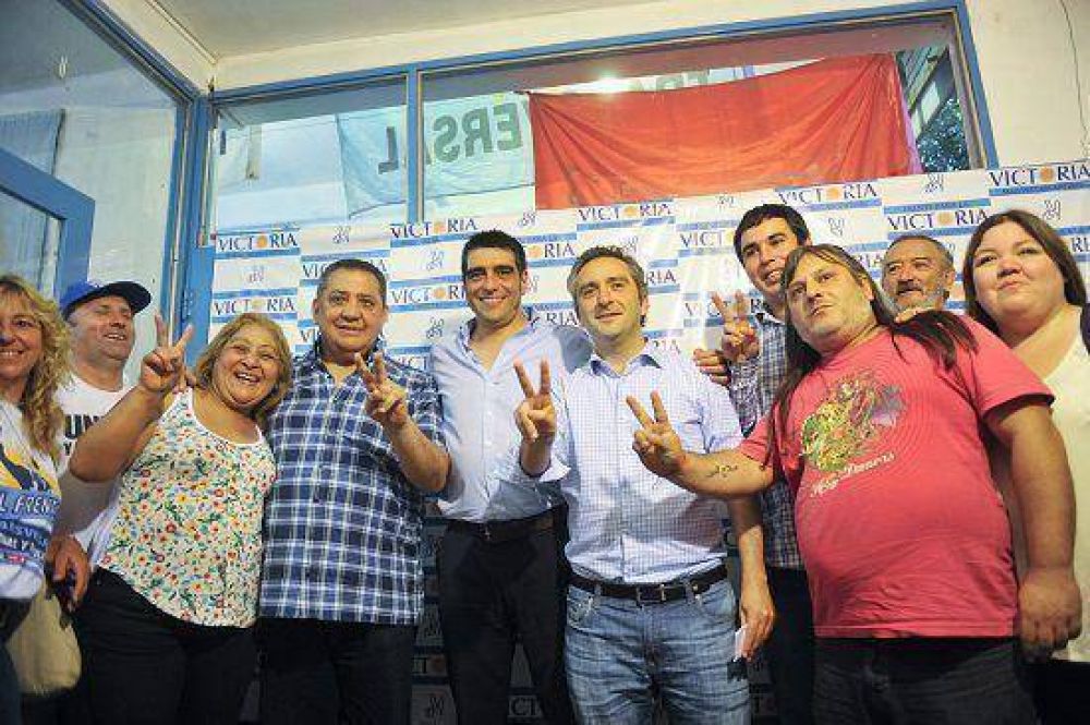 Larroque y D'El�a inauguraron sede del FPV de Malvinas Argentinas