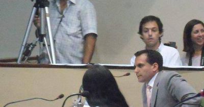 Gelay propone municipalizar el estacionamiento medido