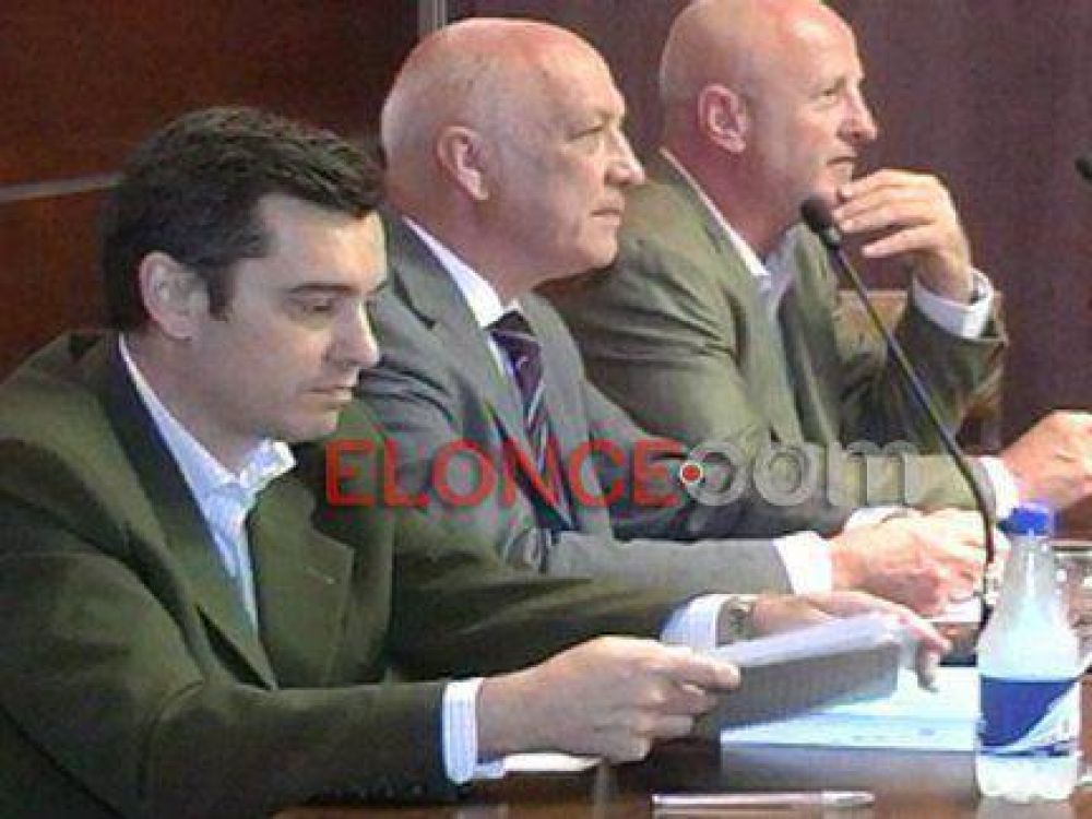 Antonio Bonfatti estuvo en Paran�: explic� el modelo de gesti�n de su provincia