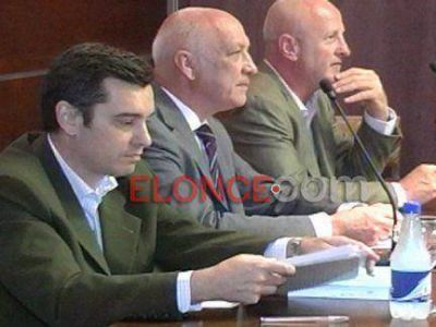 Antonio Bonfatti estuvo en Paran�: explic� el modelo de gesti�n de su provincia