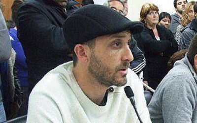 Villaronga volvi� a cuestionar el �show medi�tico� del FR