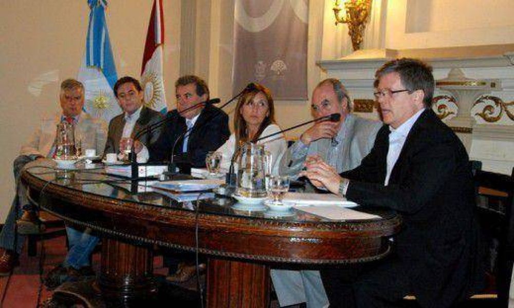 Oposici�n critic� pol�tica tributaria del Gobierno y reclam� �equidad fiscal�