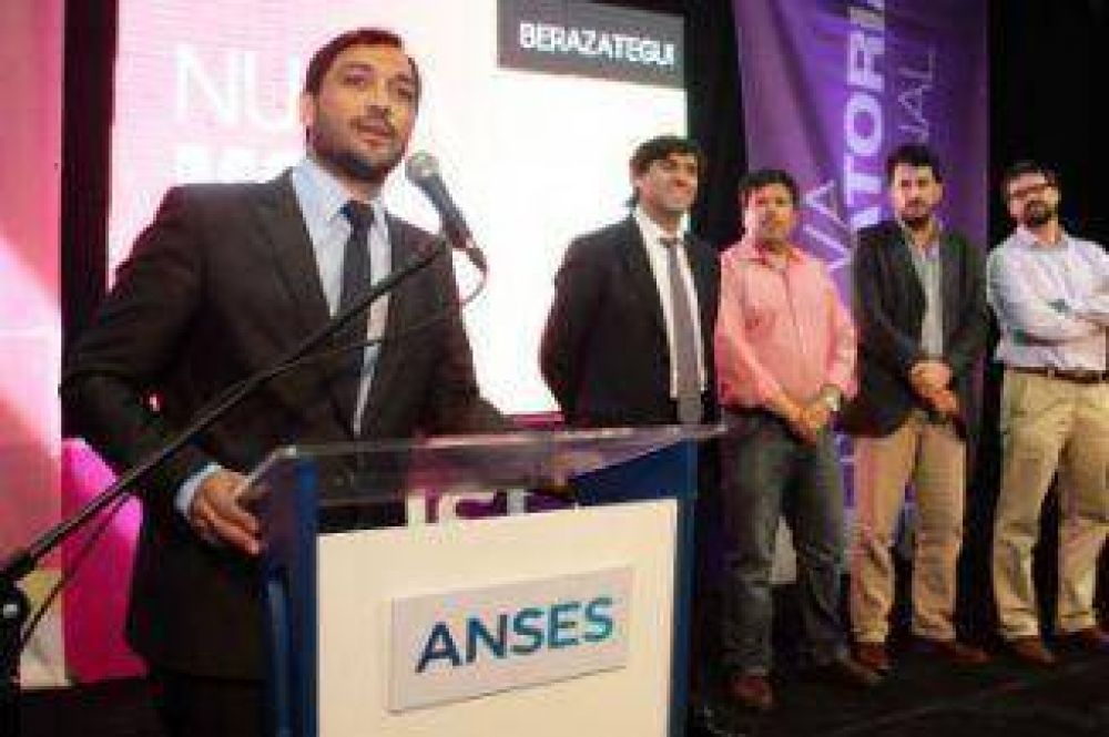 Entregaron nuevas jubilaciones en Berazategui