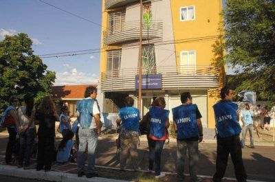 Los trabajadores monotributistas de Adicciones realizar�n una olla popular