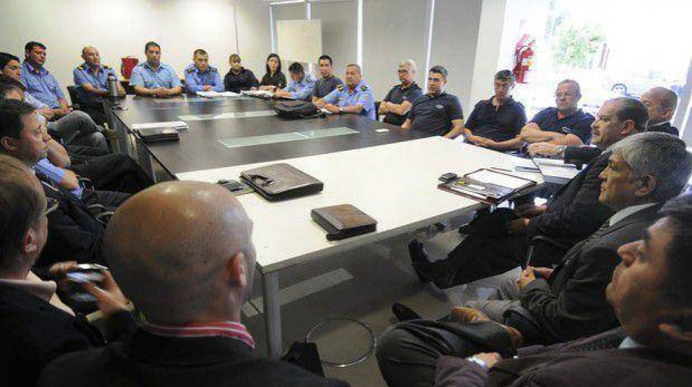 Provincia ratific� que reci�n en 2015 podr� aumentar salarios a la polic�a