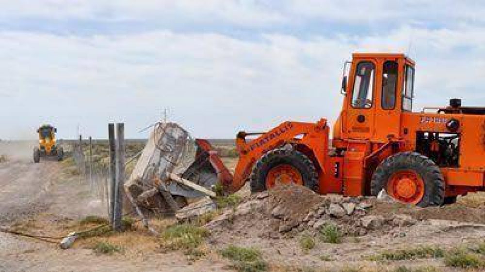 El Municipio pas� la topadora en los terrenos usurpados