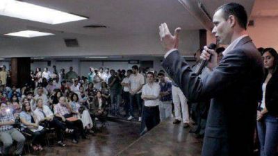 Jim�nez llam� a �hacer pol�tica sin clientelismo�