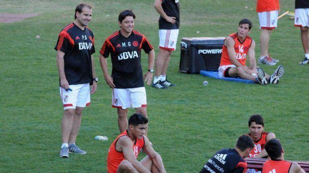 S�nchez volvi� con un golpe, pero ser� titular en River; Gallardo a�n tiene una duda: Ponzio o Rodr�guez