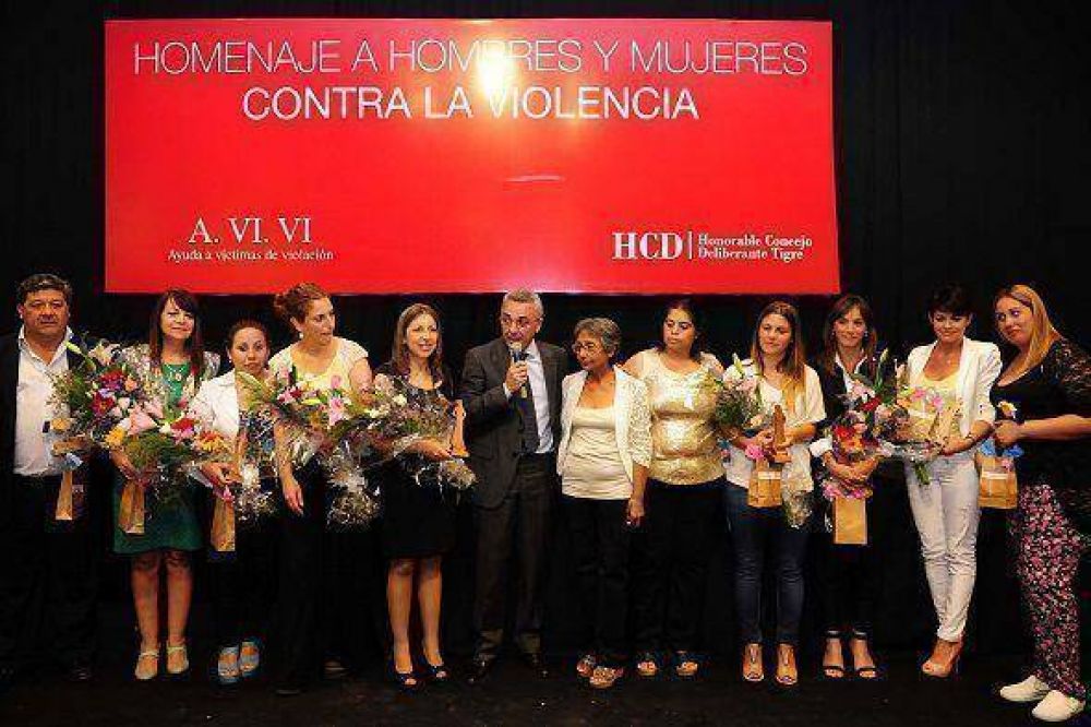Tigre y AVIVI reconocieron el compromiso a la No Violencia