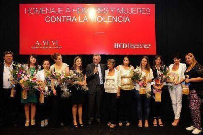 Tigre y AVIVI reconocieron el compromiso a la No Violencia