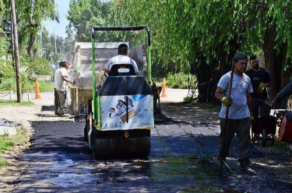 El Municipio ya asfalta las �ltimas calles de tierra del barrio Alsina