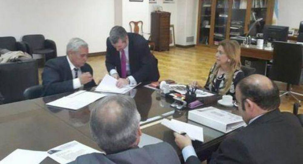 Acuerdo para promover el desarrollo de la industria