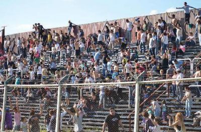 Flandria y San Telmo ir�n a un desempate para definir el ascenso a la B Metropolitana