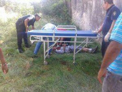Pr�fugo atac� con una cuchilla a un polic�a y luego se hiri� en el cuello