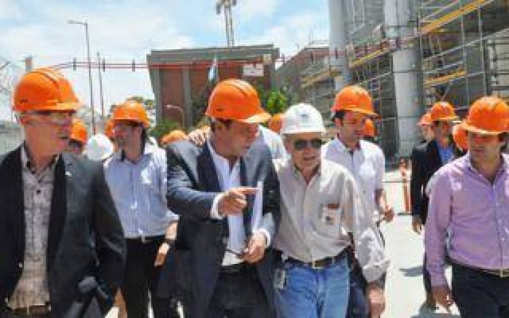 C�ffaro recibi� a 22 intendentes y recorrieron Atucha II en Z�rate